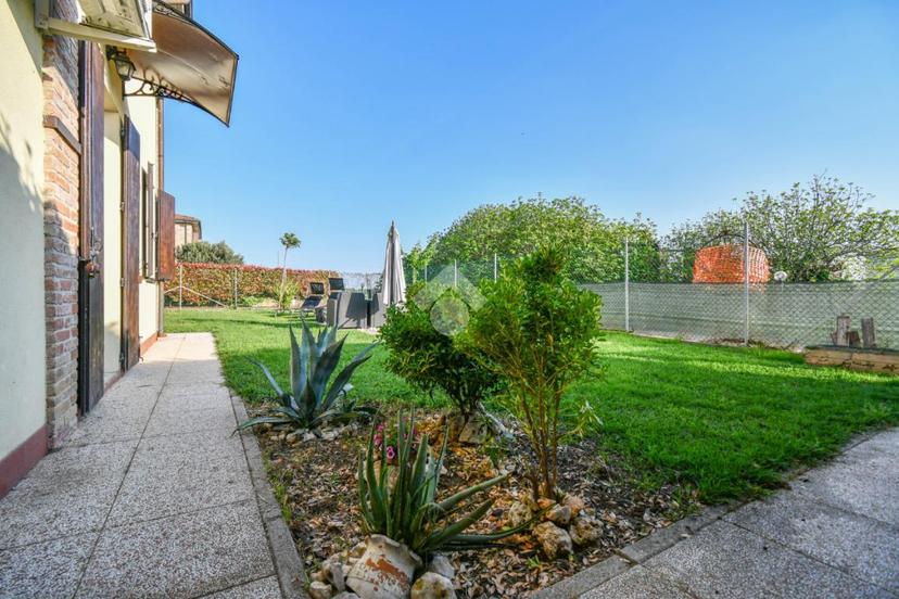 Villa a schiera in Via Tracchi 43, Poggio Renatico — foto 5 di 5