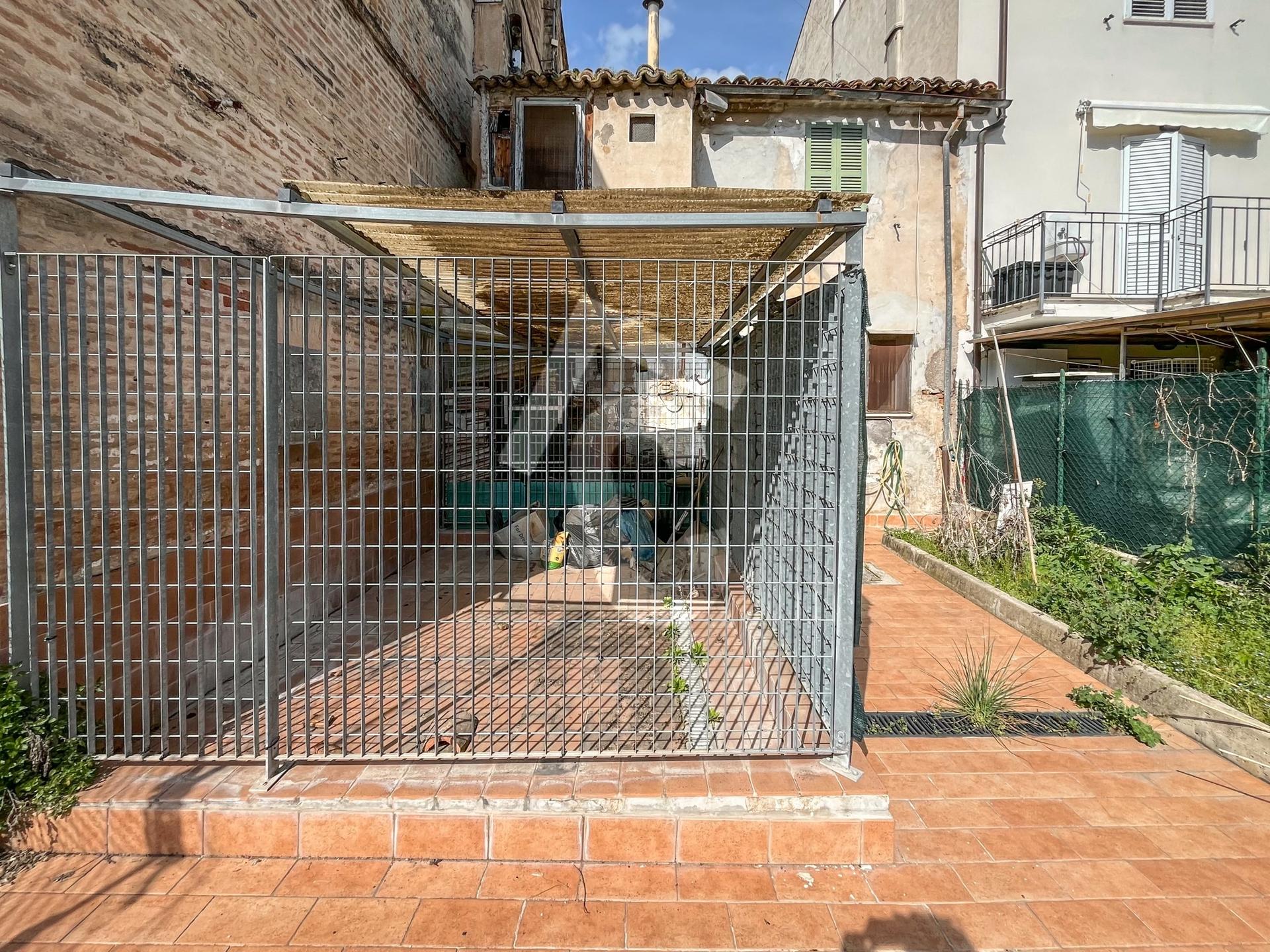 Casa indipendente, Jesi