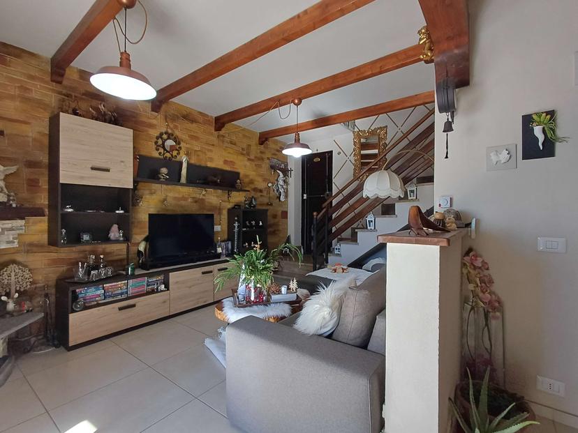 Villa a schiera in Regione Tassonere 17, Corio — foto 5 di 5