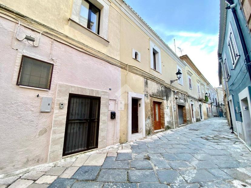 Casa indipendente in Via Famiglia Vitagliani 21, Lucera — foto 3 di 5