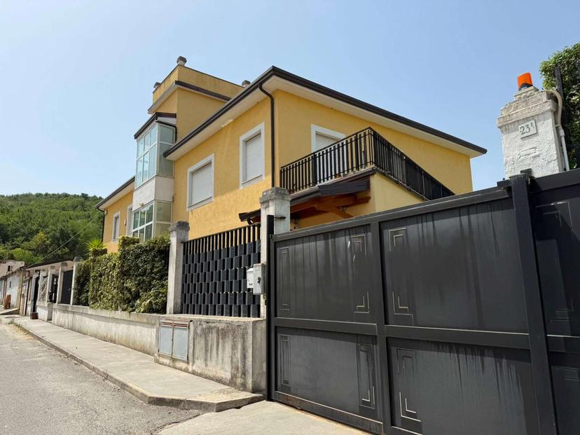 Quadrilocale in Via Metaponto, Cosenza