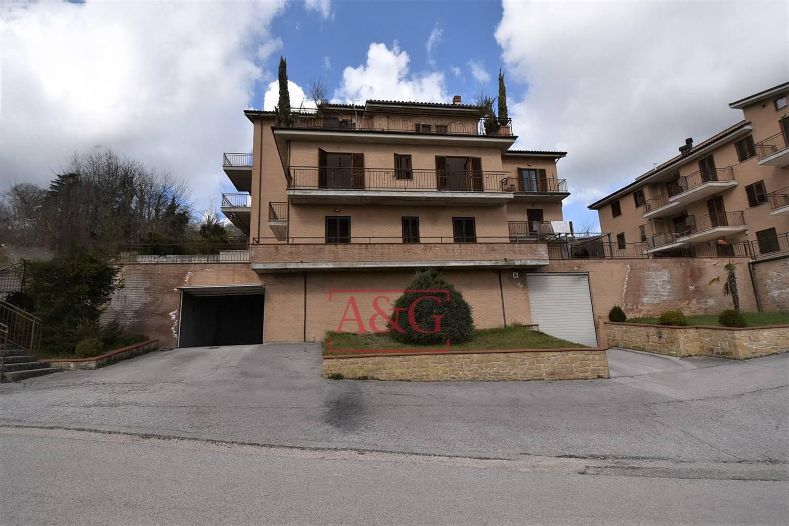 Quadrilocale in Via G. Puccini 12, Sarnano