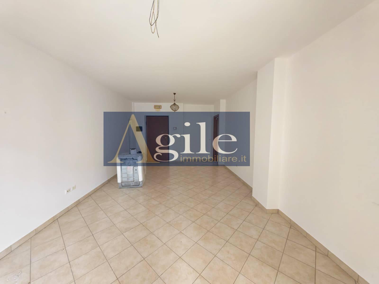 Appartamento in Via Ugo Foscolo, Corropoli