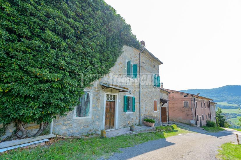 Bilocale in Via Cerreto, Baiso — foto 2 di 5