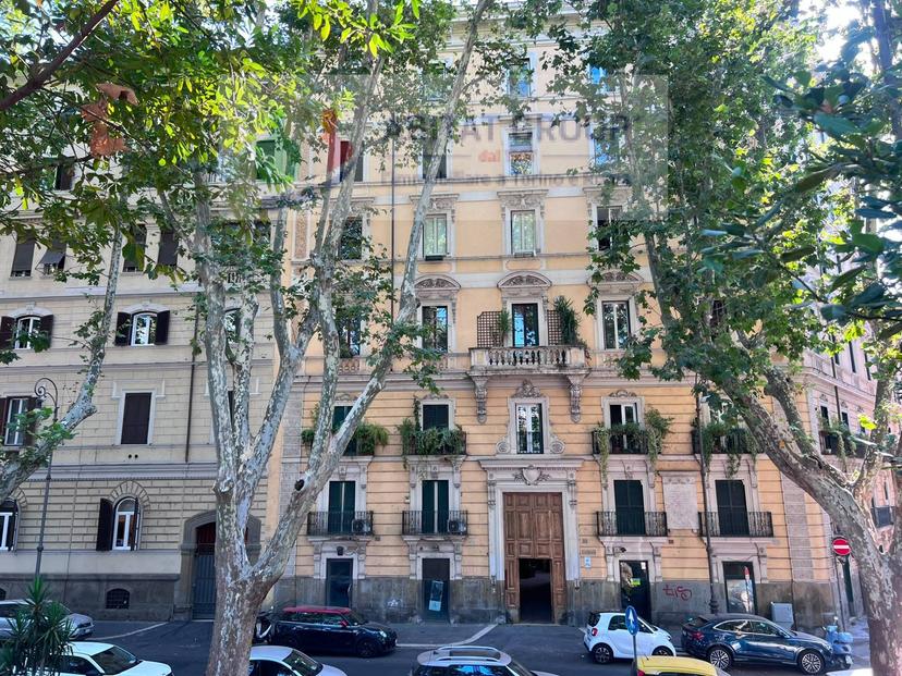 Trilocale in Passeggiata di Ripetta, Roma