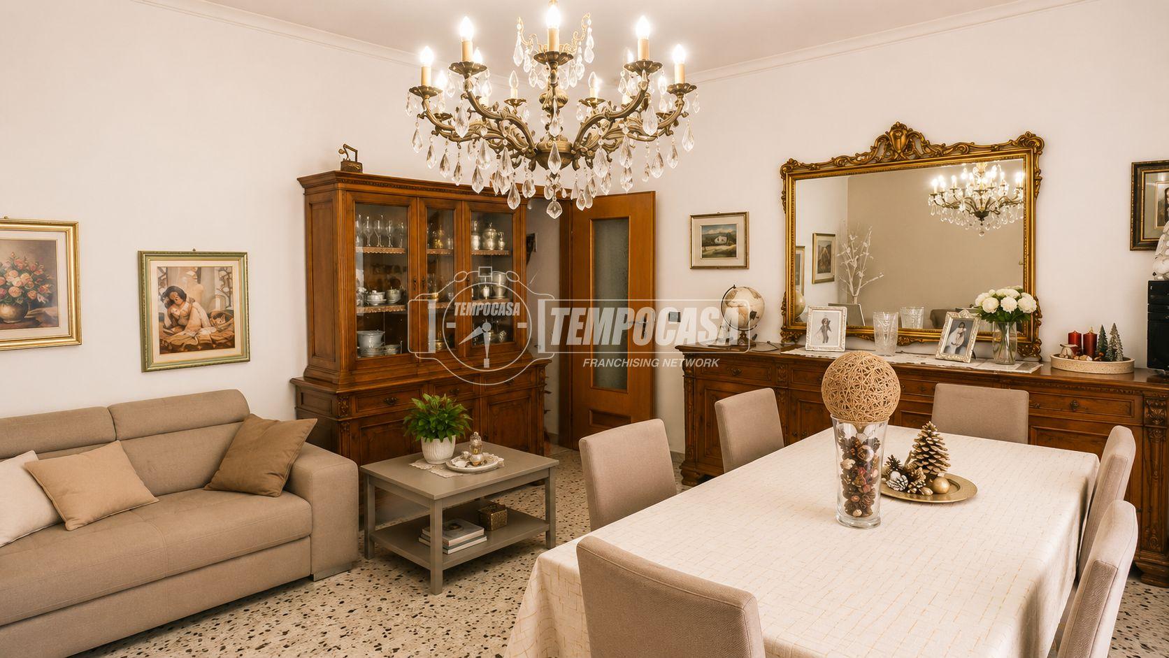 Quadrilocale in Via d.Manin, Cesano Maderno