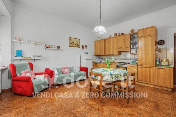 Trilocale in Via Francesco Baracca 20, Carugo