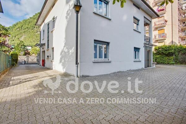 Villa in Via Martiri della Libertà 26, Laveno-Mombello — foto 4 di 5