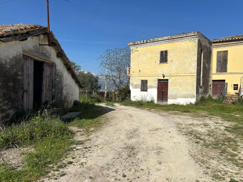 Porzione di casa in Contrada Castellano 21, Elice — foto 5 di 5