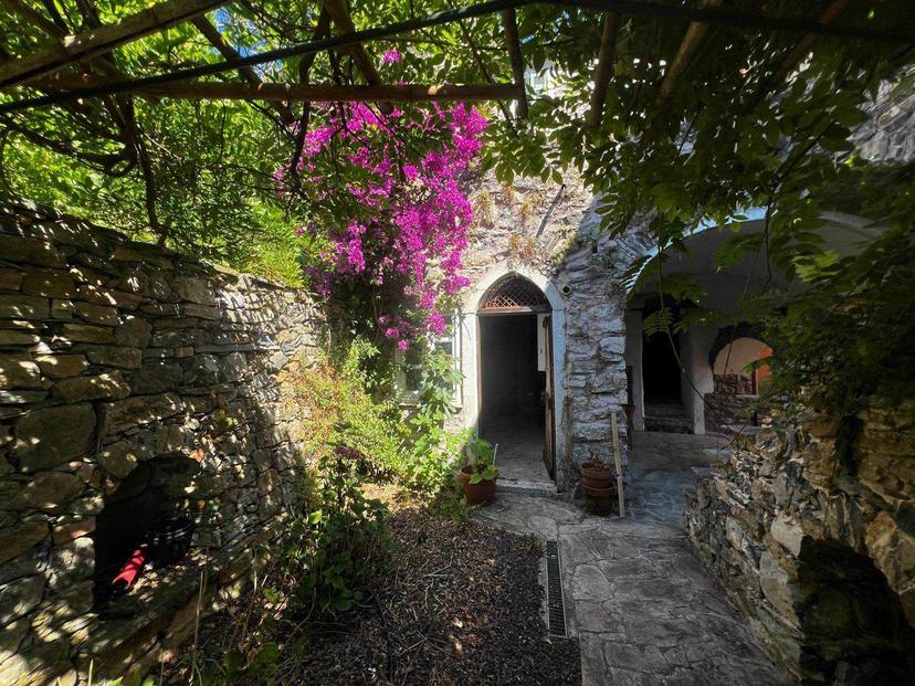 Casa indipendente, Beverino — foto 2 di 5
