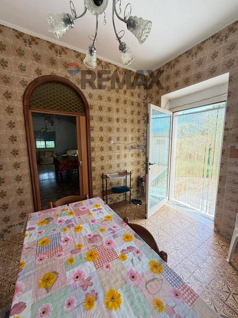 Casa indipendente in C.da Monte 31, Larino — foto 3 di 5