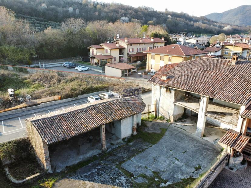 Cascina in Via Eugenio Montale, Provaglio d'Iseo — foto 2 di 5