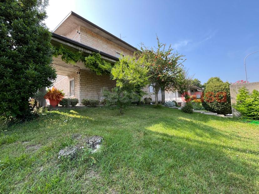 Villa, Trevenzuolo — foto 3 di 5