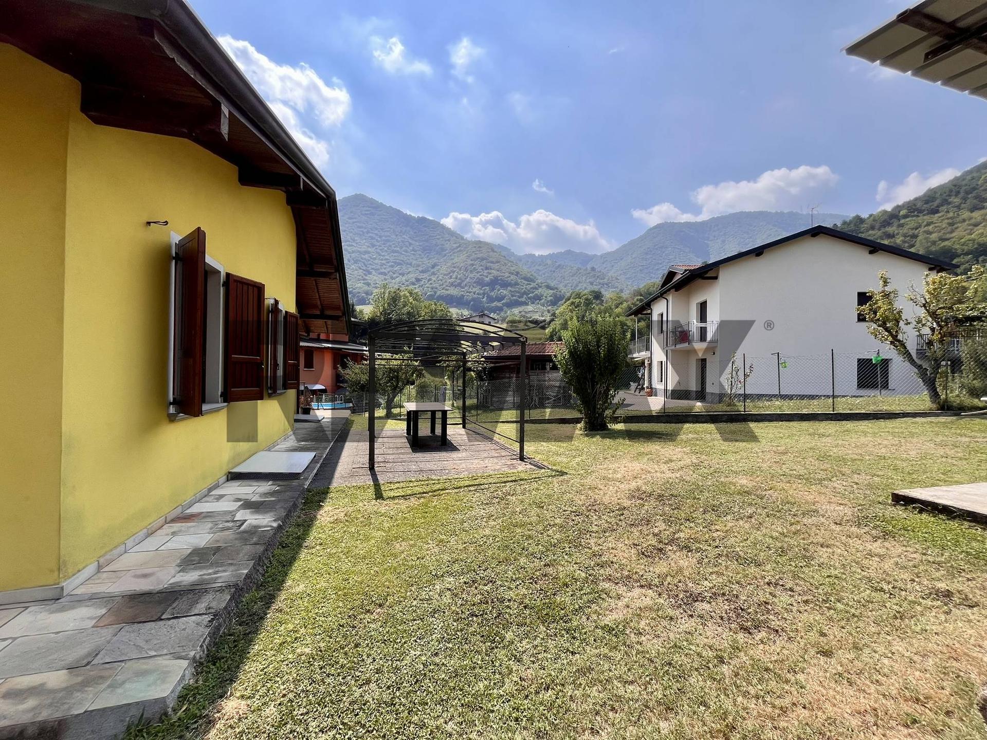 Villa in Via Andrea d\'Albino 30, Albino
