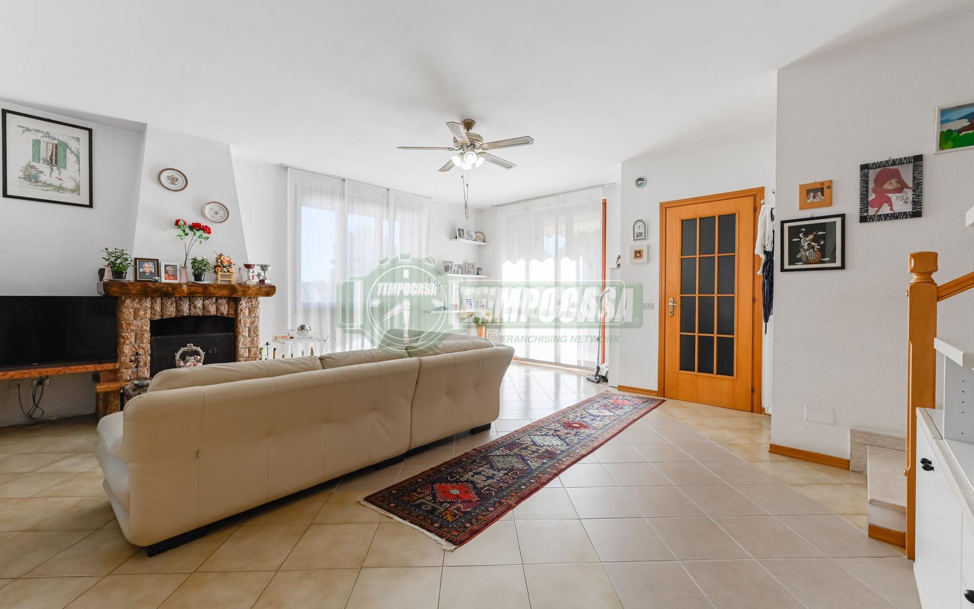Villa, Liscate