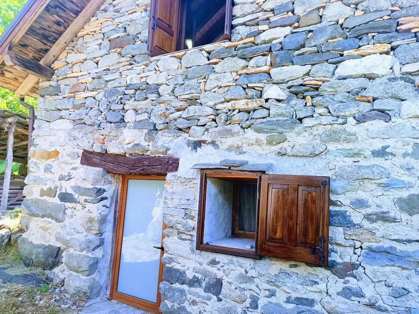 Baita in Alpe Patelli, Calasca-Castiglione — foto 3 di 5