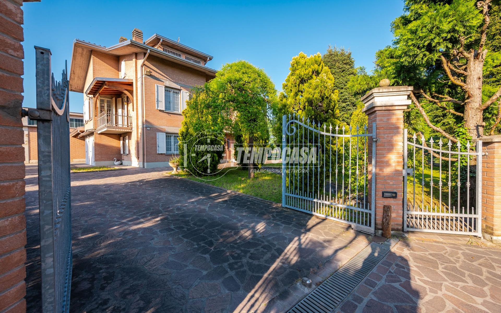 Casa indipendente in Via Fosdondo, Correggio