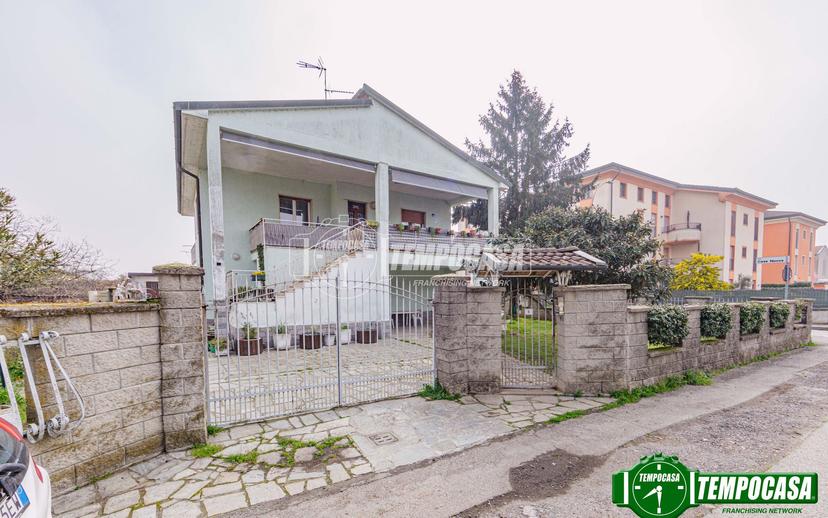 Villa a schiera in Via Salvatore Quasimodo, Albuzzano — foto 3 di 5
