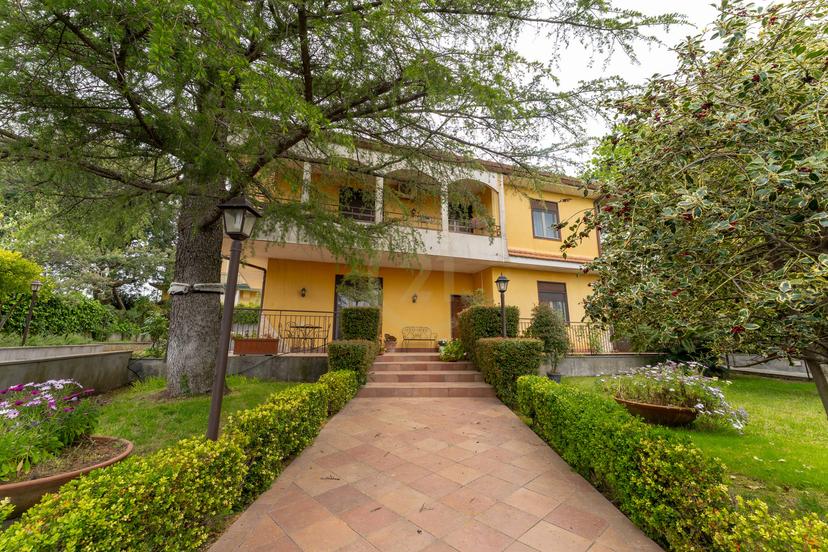 Villa in Via Giacomo Leopardi 10, Pedara — foto 3 di 5