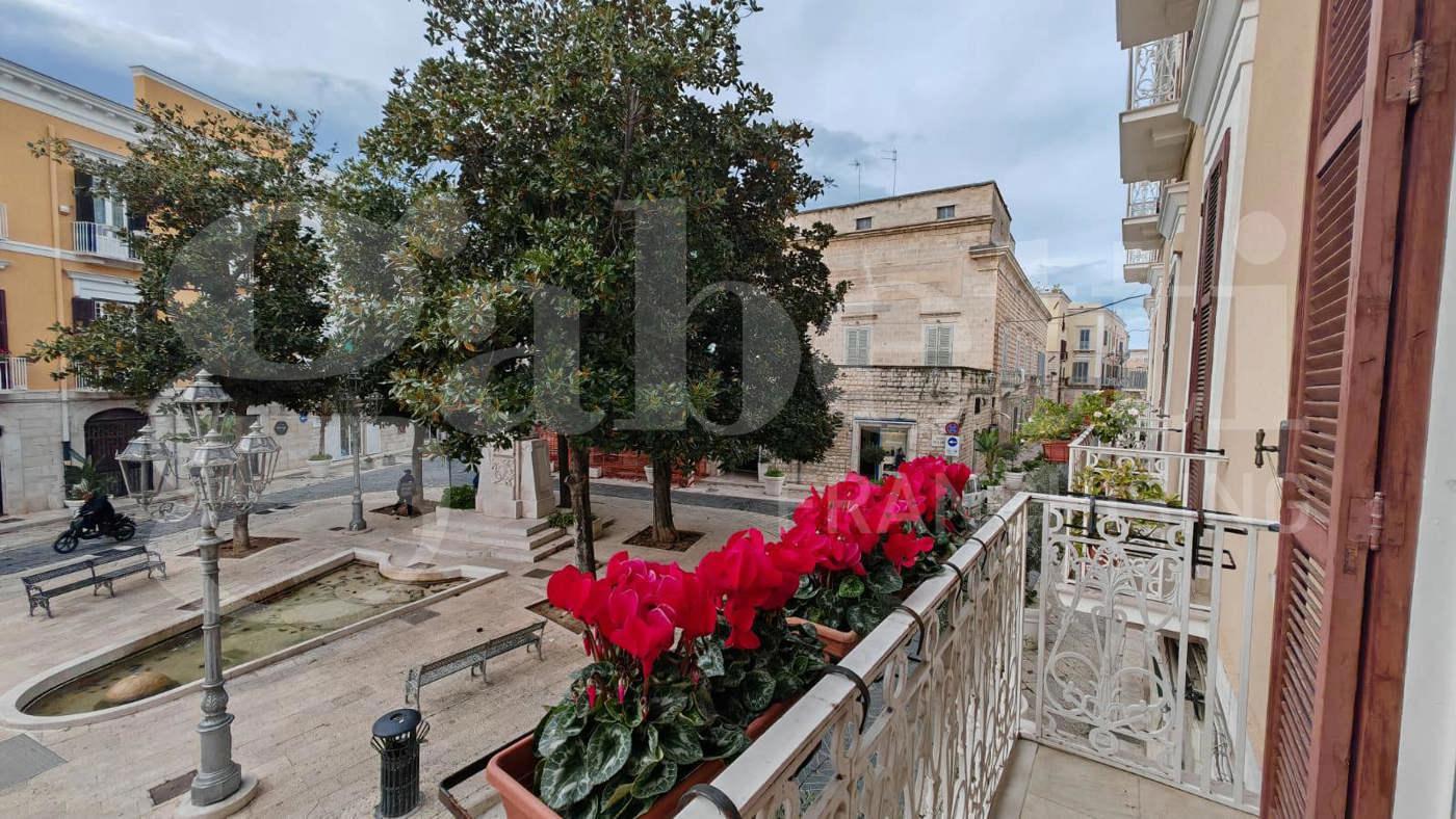 Quadrilocale in Piazza della Libertà, Trani