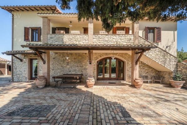 Villa in Frazione Santa Croce, Spoleto