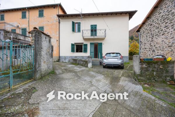 Rustico in Località Villa Regnano, Casola in Lunigiana — foto 3 di 5