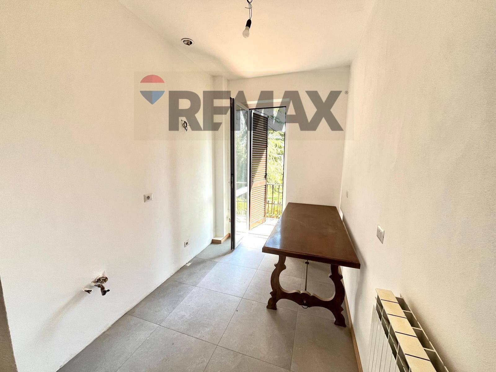 Trilocale in Via Breira 8, Cuveglio