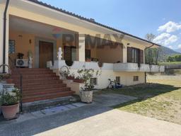 Villa in Via Torre 31, Introdacqua