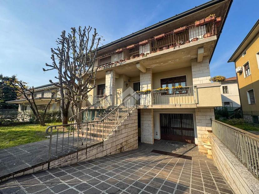 Villa in Via Leopardi 4, Bagnolo Mella — foto 4 di 5