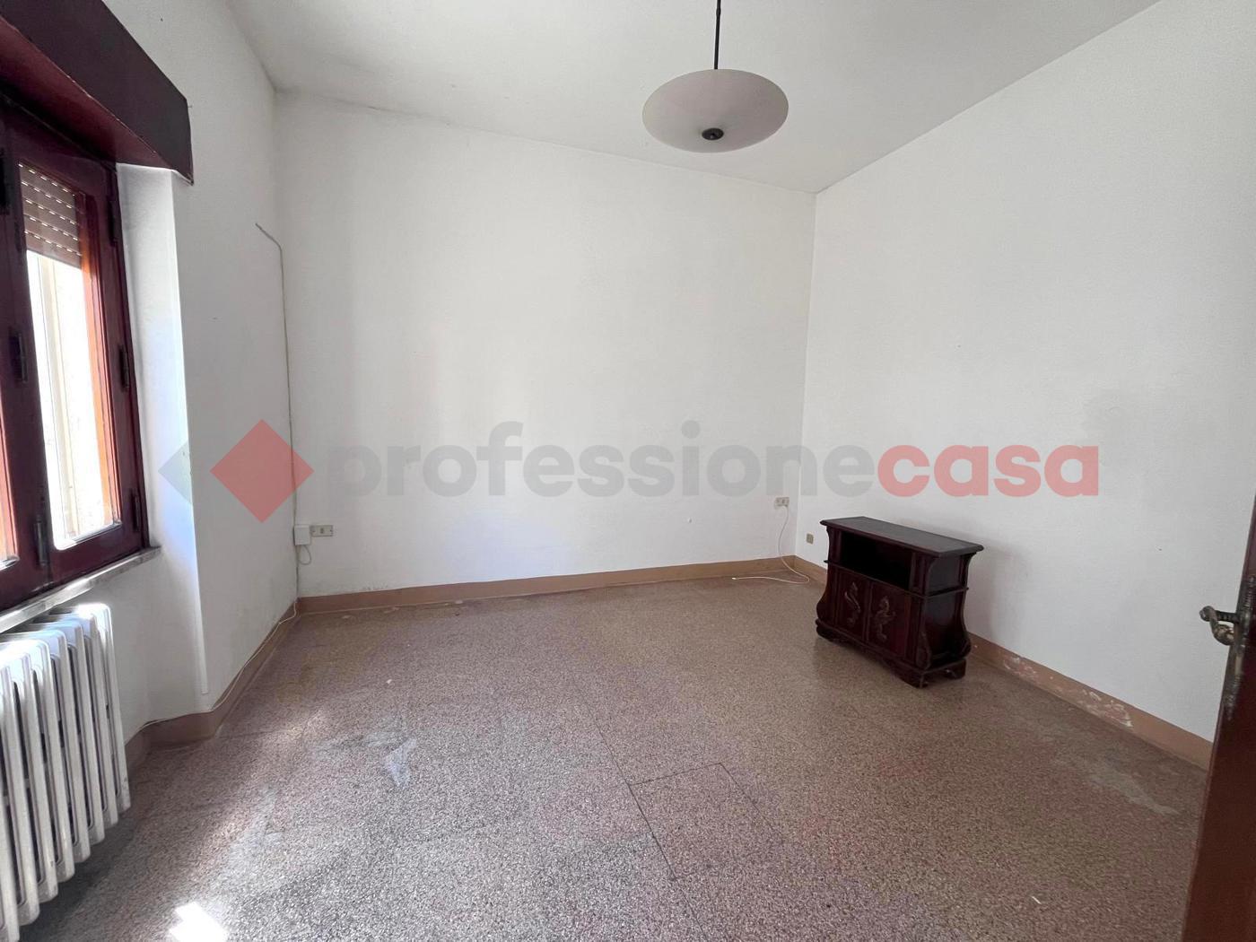 Casa indipendente in Via Toti, Poggiardo