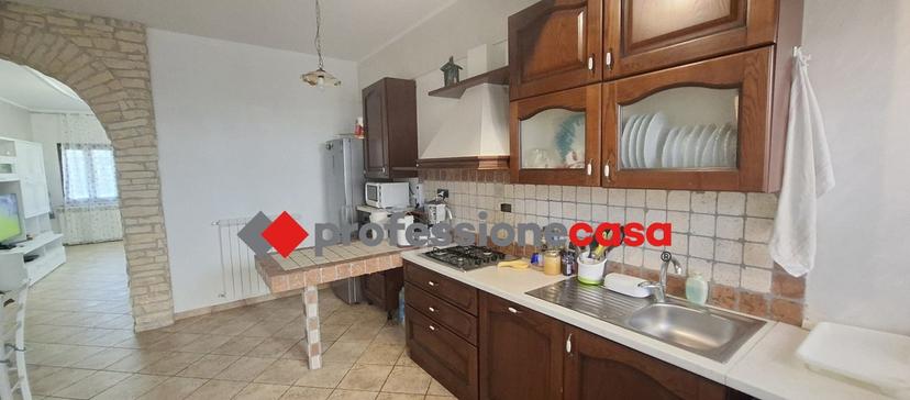 Villa a schiera in Via Leonardo da Vinci, Pomezia — foto 3 di 5
