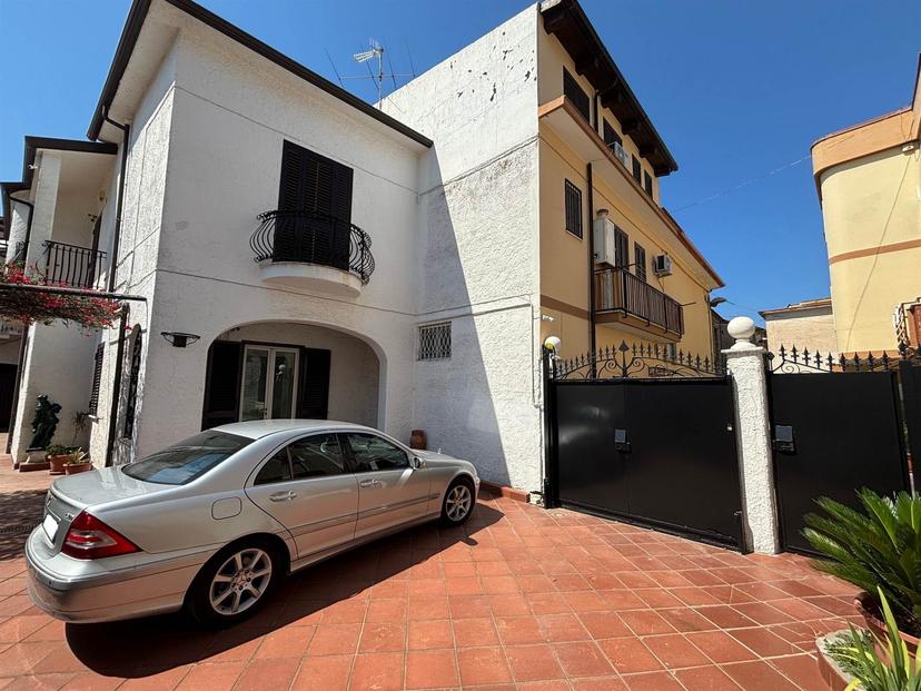 Villa in Via Campanile, Mondragone — foto 5 di 5
