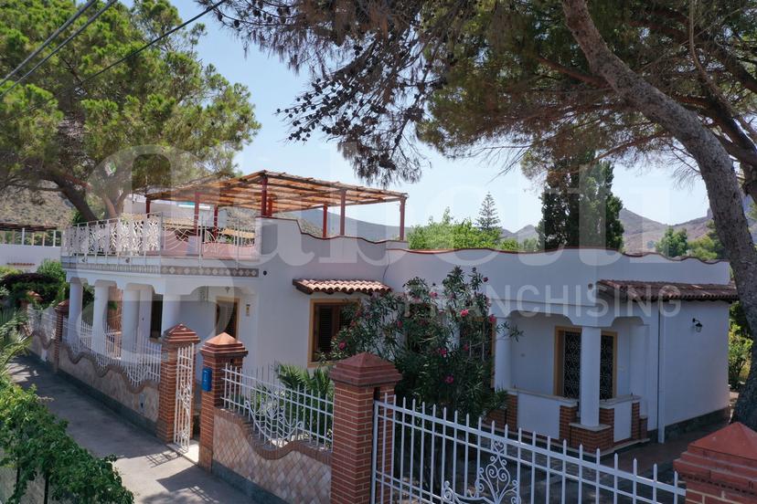 Terratetto unifamiliare in C.da Porto Levante Via dei Villini Vulcano Snc, Lipari — foto 4 di 5