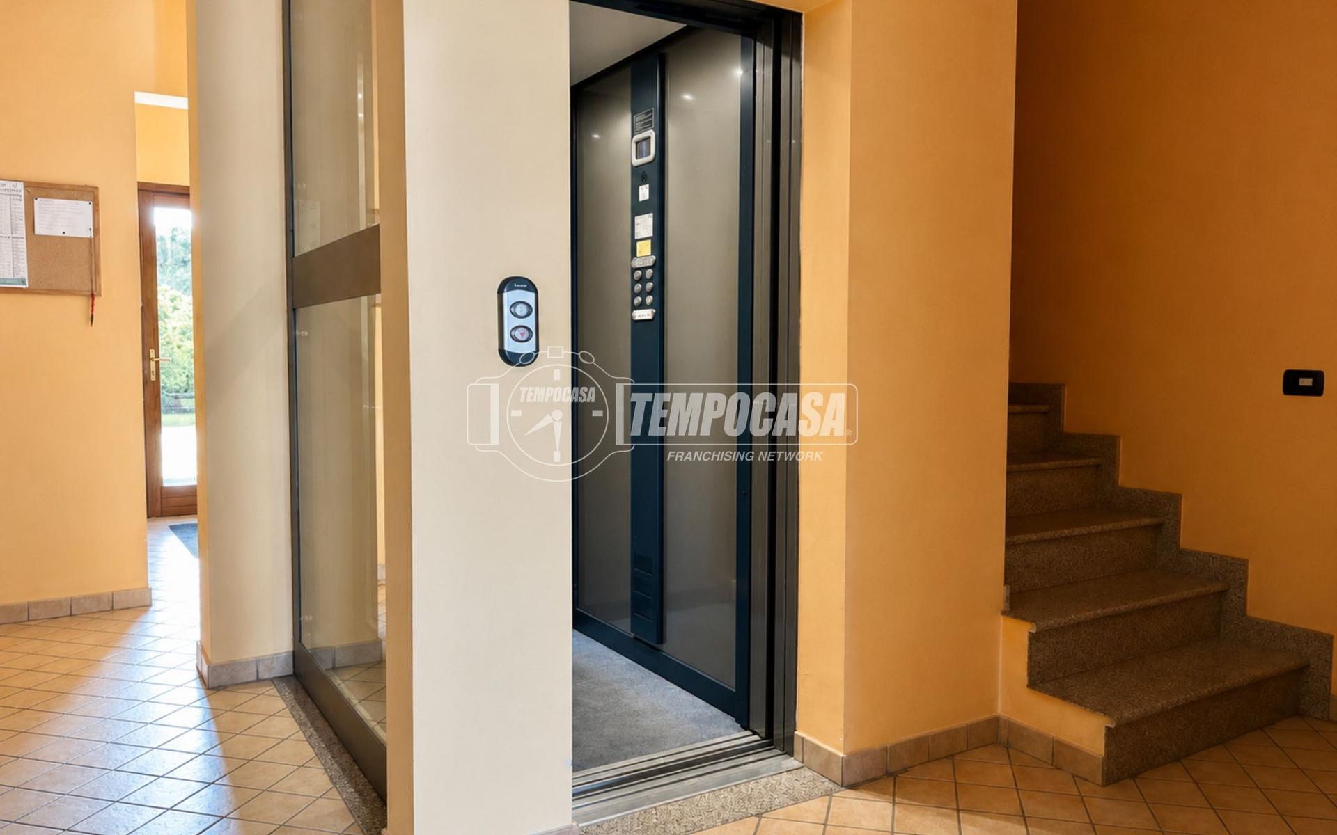 Bilocale in Via S. Giovanni Bosco 2, Casatenovo
