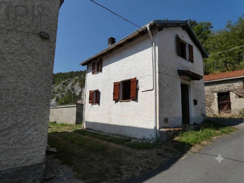 Casa indipendente in Loc. Erche, Piana Crixia