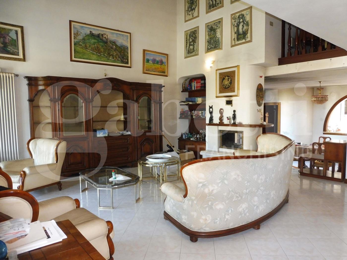 Villa bifamiliare in Via Canale 10/13, Marostica
