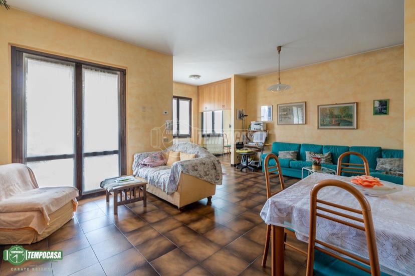 Villa a schiera in Via Cristoforo Colombo 71, Carate Brianza