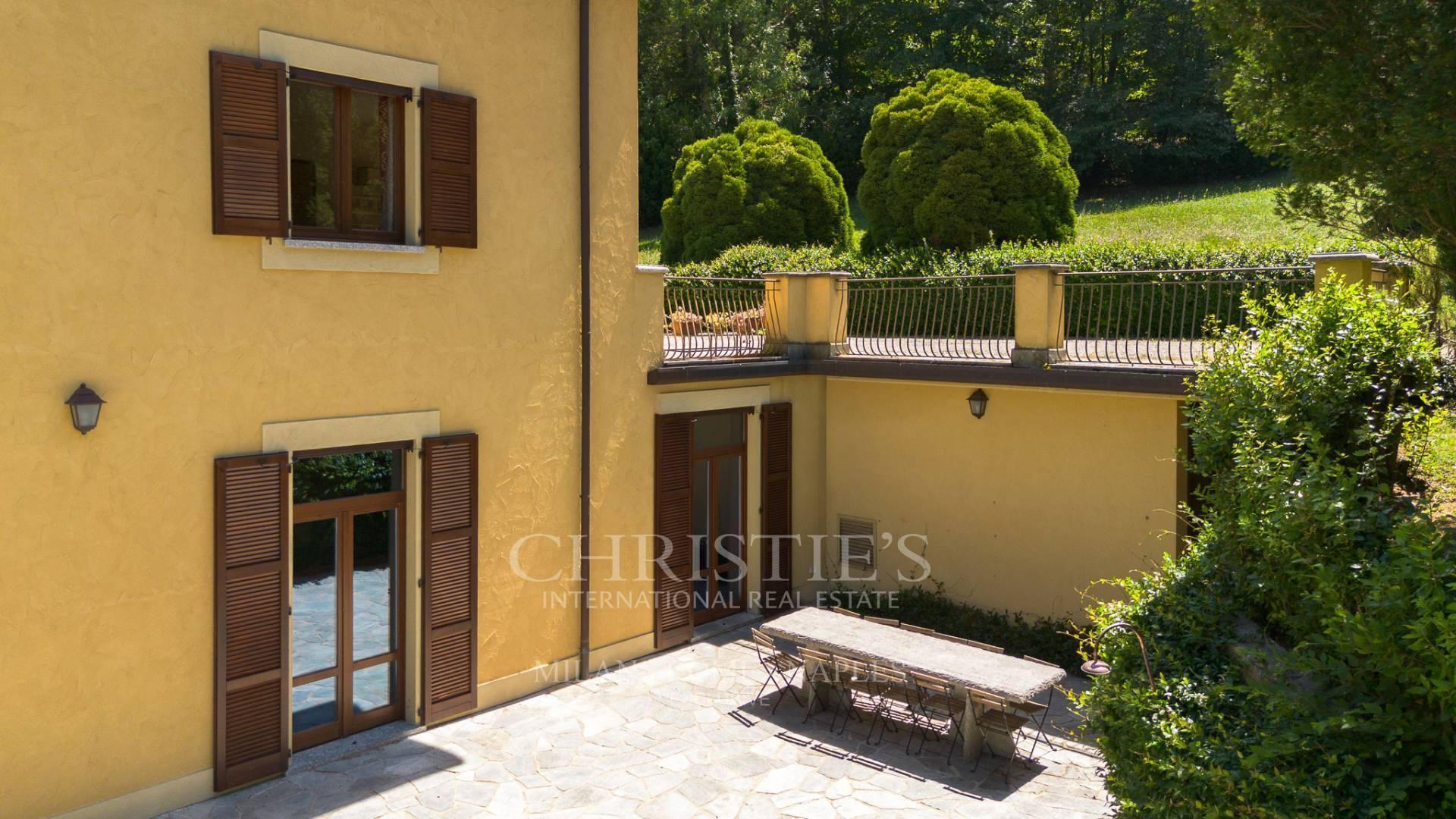 Villa in Via Gajum, Canzo
