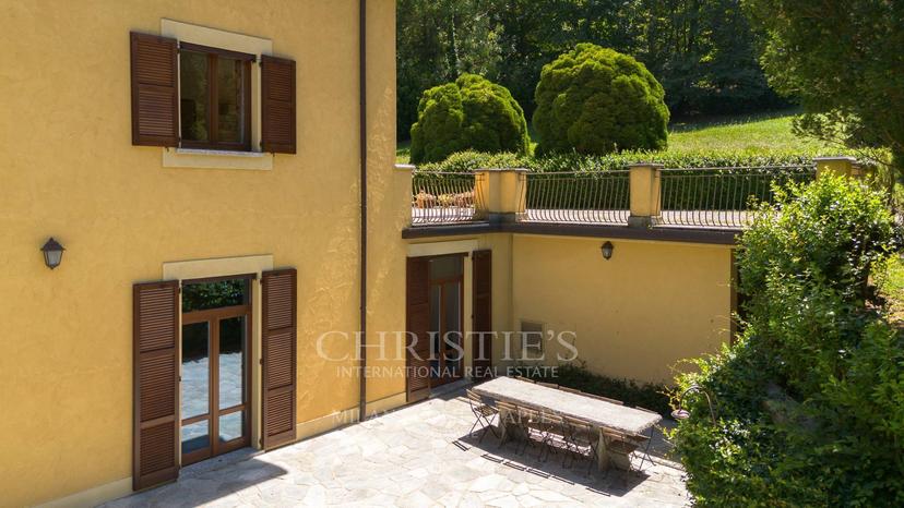 Villa in Via Gajum, Canzo