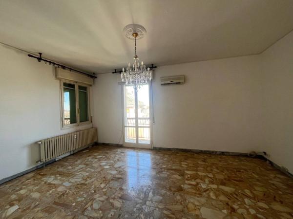 Quadrilocale in Via Alessandro Puglia, Modena