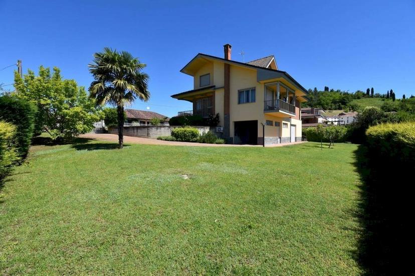 Villa in Via Toetto, Castelnuovo Calcea — foto 2 di 5