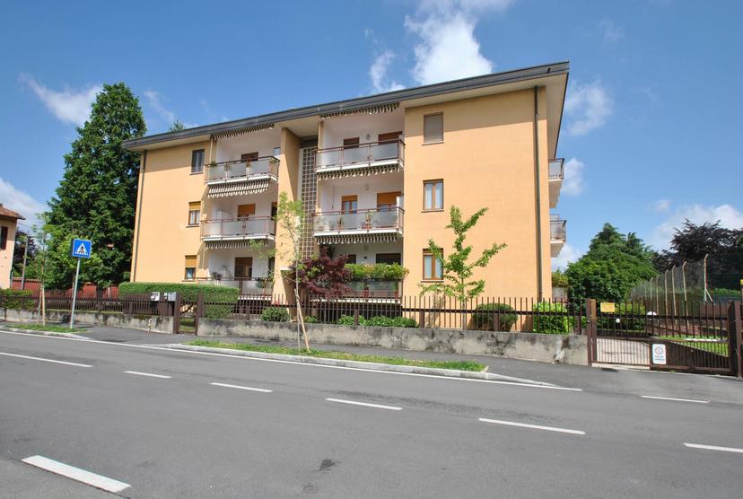 Trilocale in Via Fratelli Cervi 1, Vimercate — foto 2 di 5