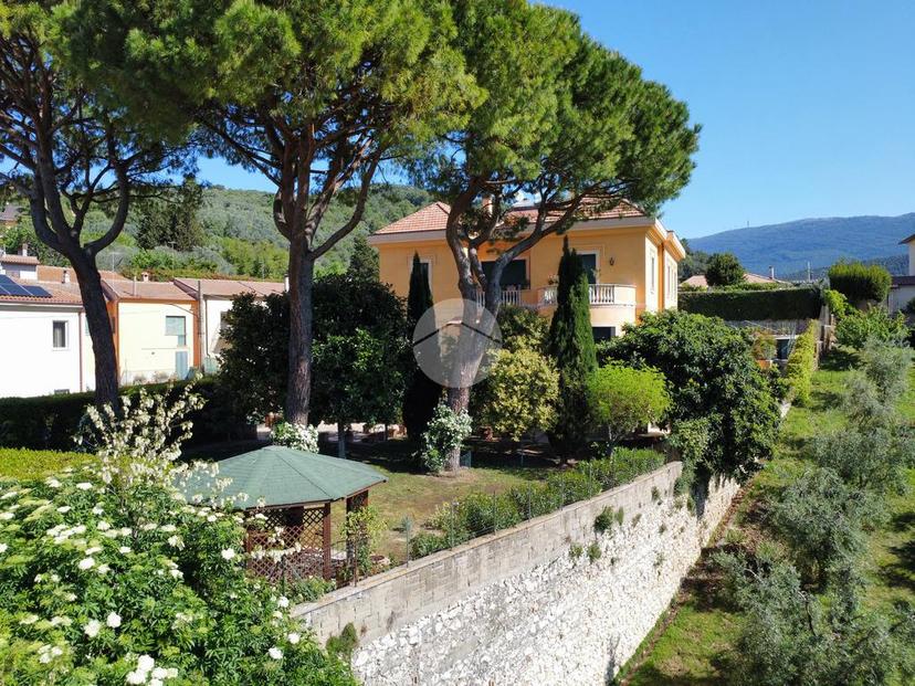 Villa in Viale Guglielmo Marconi, Montebuono — foto 5 di 5