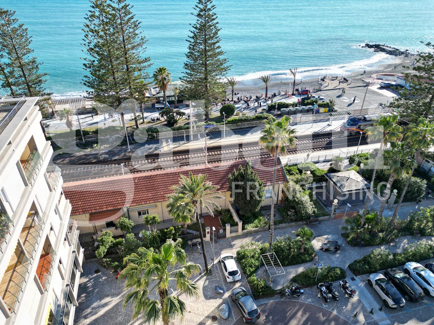 Villa in Piazza Eroi della Libertà  28, Bordighera