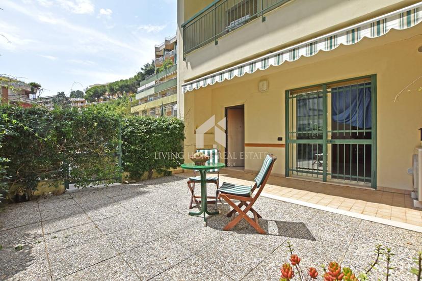 Trilocale in Via Privata Serenella, Sanremo