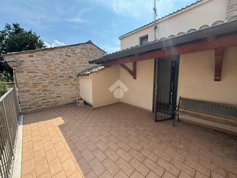 Casa indipendente in Contrada Taverna 23, Cermignano — foto 2 di 5