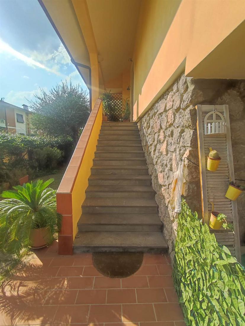 Villa bifamiliare in Via Caduti di S.Anna, Camaiore