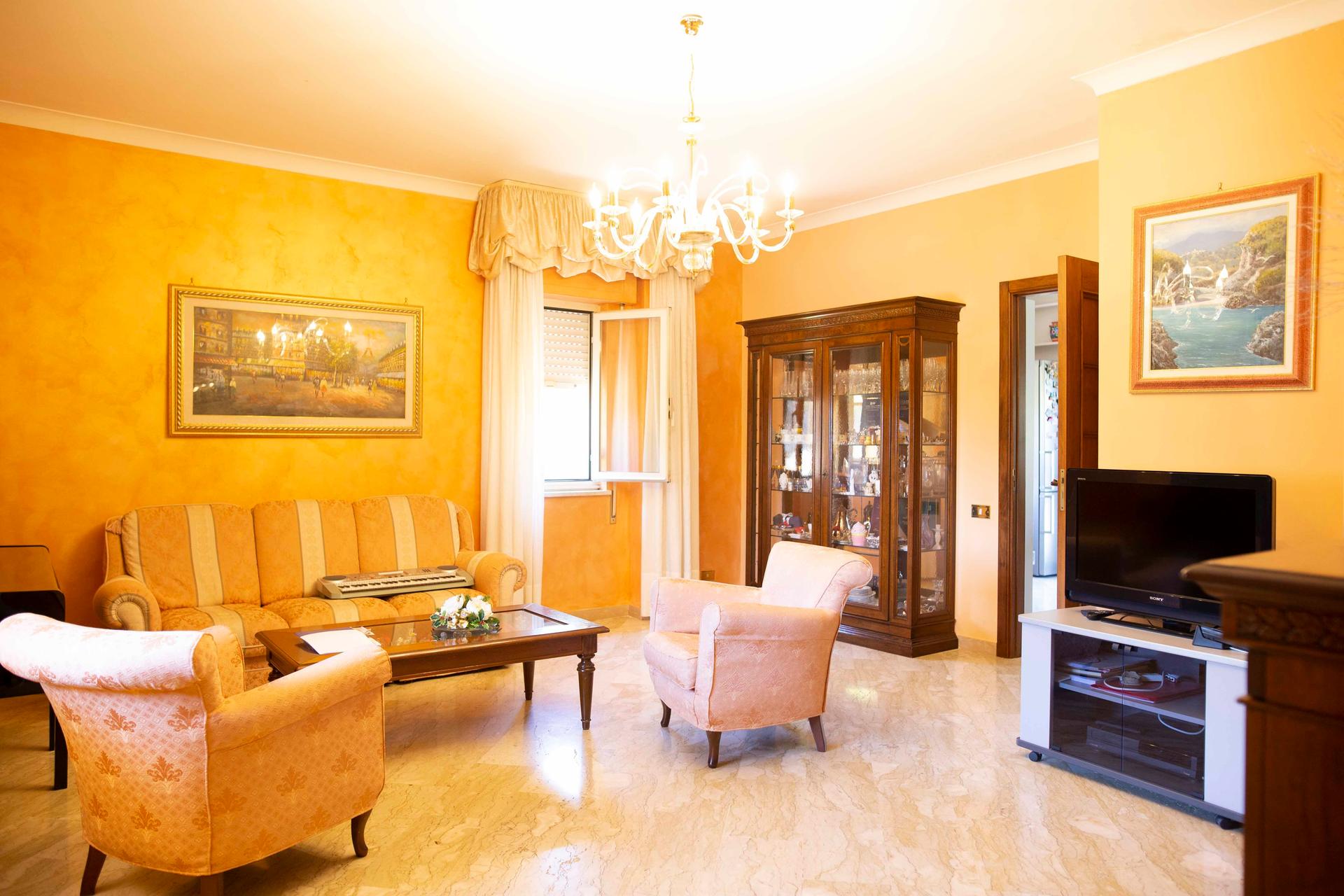 Casa indipendente in Via dei Garofani 59, Catanzaro