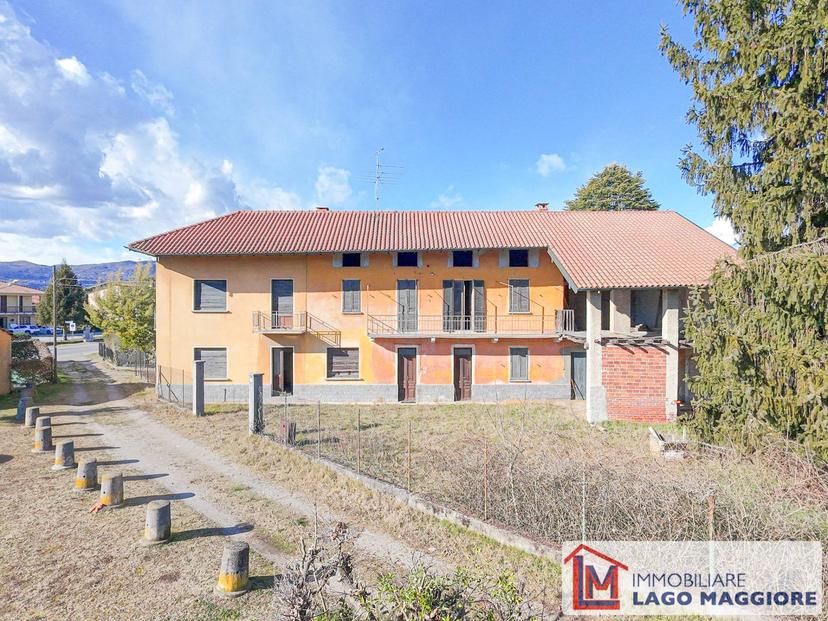 Casa indipendente in Via Milano 43, Angera — foto 2 di 5