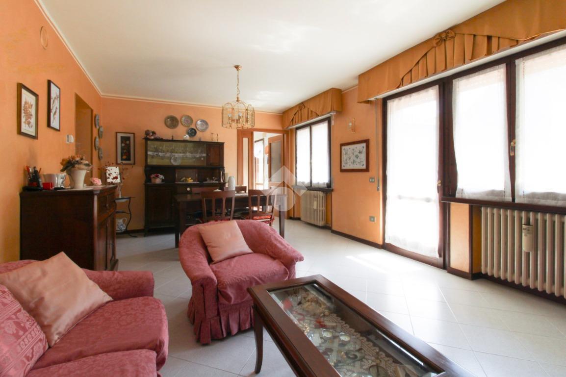 Casa indipendente in Via Silvio Moretti, Sabbio Chiese